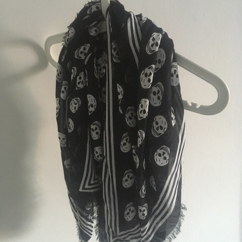 Alexander McQueen, black skull print modal scarf